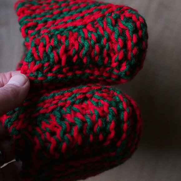 NWOT Hand Knit Christmas Slippers - Picture 5 of 5